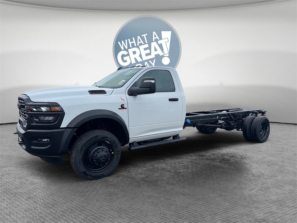 2026 RAM 5500HD Tradesman DRW 4x4 / 6.7L Diesel / 120" CA Chassis