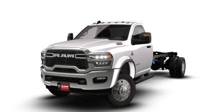 2026 RAM 5500 Big Horn DRW 4x4 / 6.7L Diesel / 120" CA Chassis (Midship)