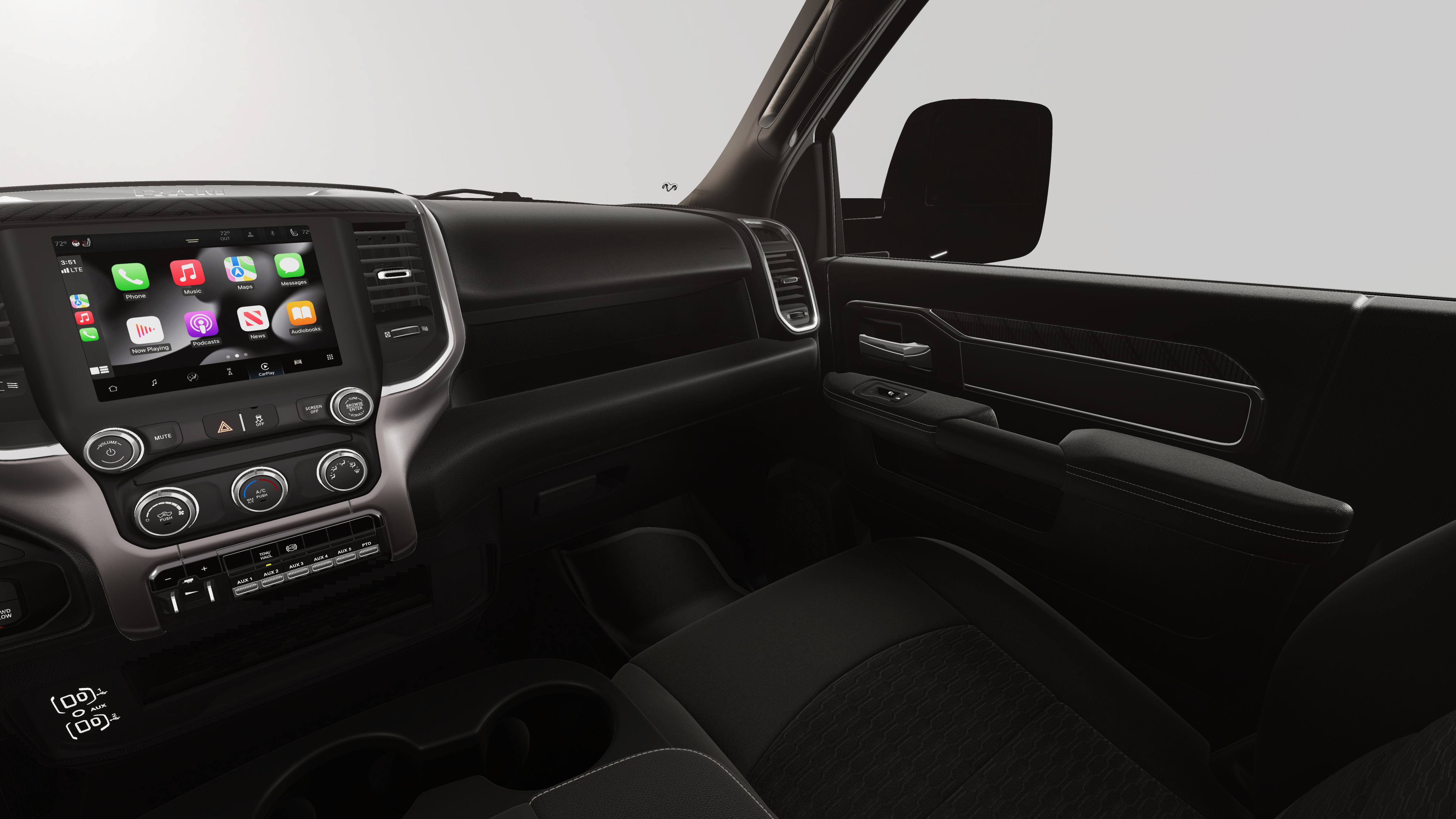 2026 RAM 5500 Big Horn DRW 4x4 / 6.7L Diesel / 120" CA Chassis (Midship)