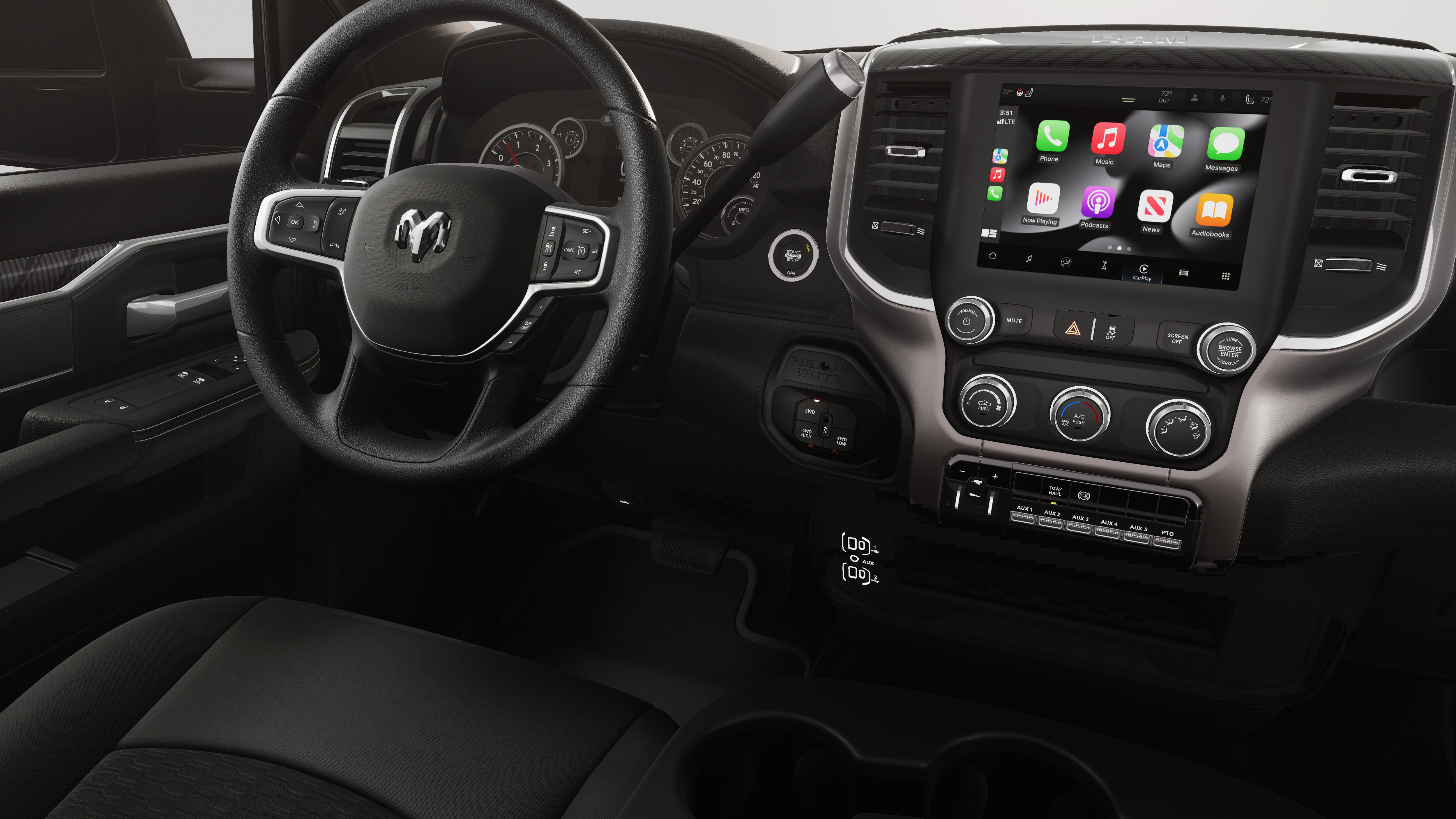 2026 RAM 5500 Big Horn DRW 4x4 / 6.7L Diesel / 120" CA Chassis (Midship)