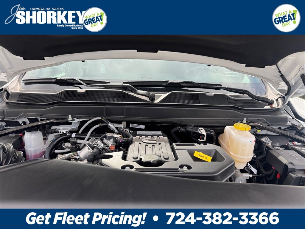 2026 RAM 5500HD Tradesman DRW 4x4 / 6.7L Diesel / 84" CA *PENDING SALE*