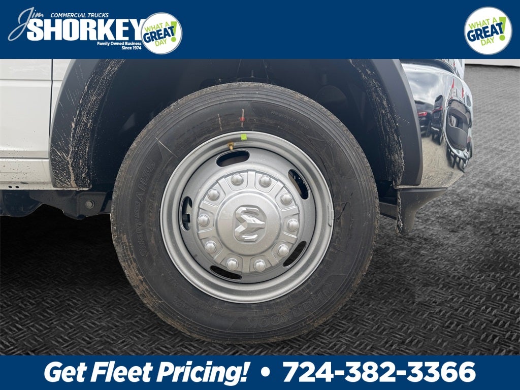 2026 RAM 5500HD Tradesman DRW 4x4 / 6.7L Diesel / 84" CA *PENDING SALE*