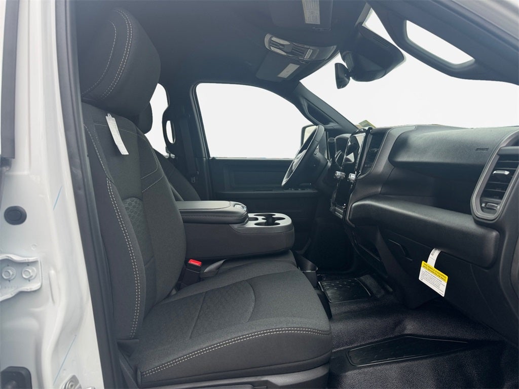 2026 RAM 5500HD Tradesman DRW 4x4 / 6.7L Diesel / 84" CA *PENDING SALE*