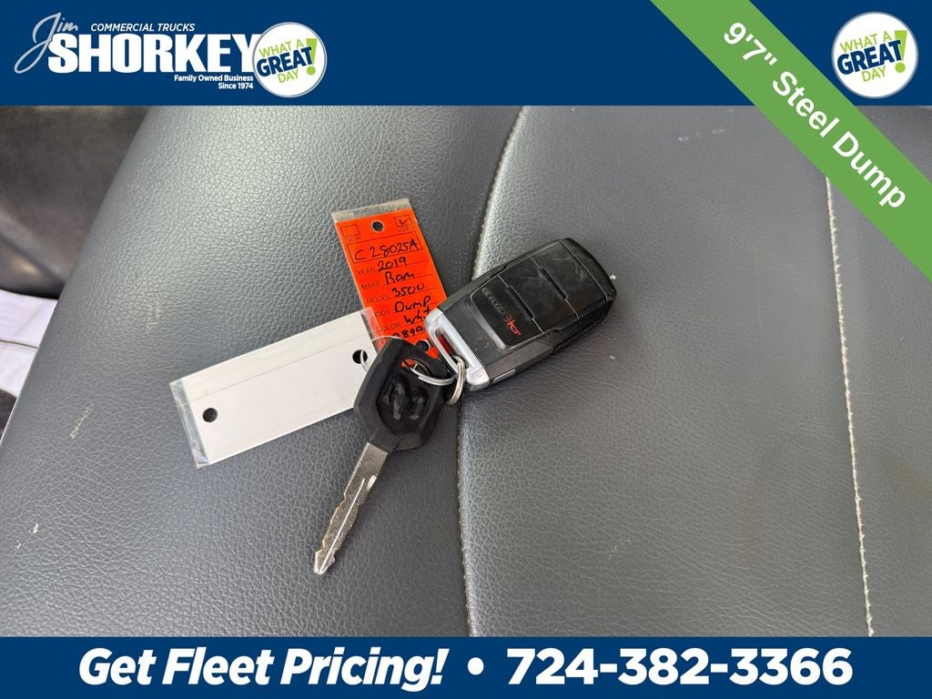 2019 RAM 3500 Tradesman DRW 4x4 / 6.4L Hemi V8 / 9'7" Steel Dump