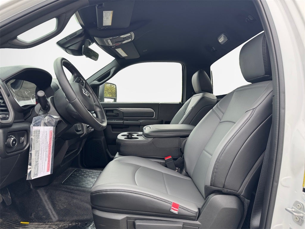 2026 RAM 3500 Tradesman DRW 4x4 / 6.4L Hemi / 9'7" Steel Dump @ZORESCO