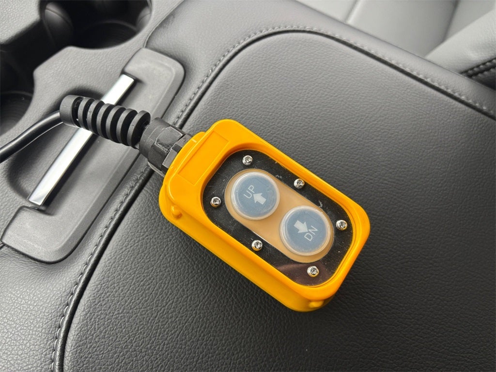 2026 RAM 3500 Tradesman DRW 4x4 / 6.4L Hemi / 9'7" Steel Dump @ZORESCO