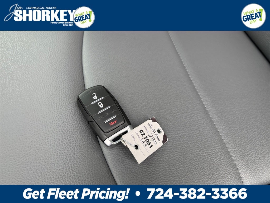 2026 RAM 3500 Tradesman DRW 4x4 / 6.4L Hemi / 9'7" Steel Dump @ZORESCO