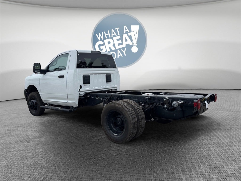2026 RAM 3500 Tradesman DRW 4x4 / 6.4L Hemi / 9'7" Steel Dump @ZORESCO