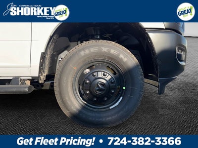 2027 RAM 3500 Tradesman DRW 4x4 / 6.4L V8 / 60" CA Chassis