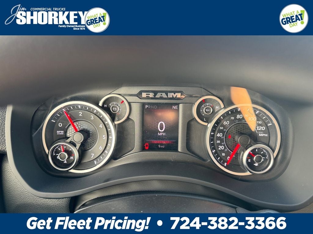 2027 RAM 3500 Tradesman DRW 4x4 / 6.4L V8 / 60" CA Chassis