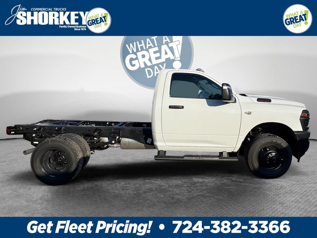 2027 RAM 3500 Tradesman DRW 4x4 / 6.4L V8 / 60" CA Chassis