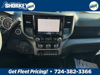 2027 RAM 3500 Tradesman DRW 4x4 / 6.4L V8 / 60" CA Chassis