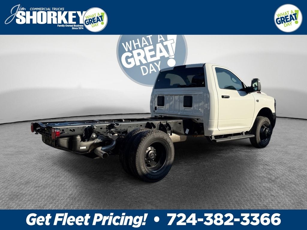 2027 RAM 3500 Tradesman DRW 4x4 / 6.4L V8 / 60" CA Chassis