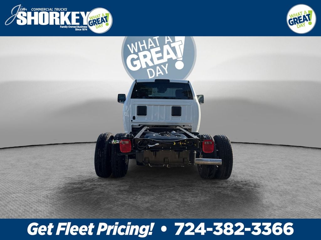 2027 RAM 3500 Tradesman DRW 4x4 / 6.4L V8 / 60" CA Chassis