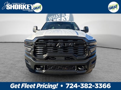 2027 RAM 3500 Tradesman DRW 4x4 / 6.4L V8 / 60" CA Chassis