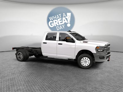 2026 RAM 3500 Tradesman DRW 4x4 / 6.4L Hemi / 9' Service Body