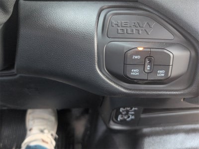 2025 RAM 3500 Tradesman DRW 4x4 / 6.4L Hemi V8 / 9' Service Body