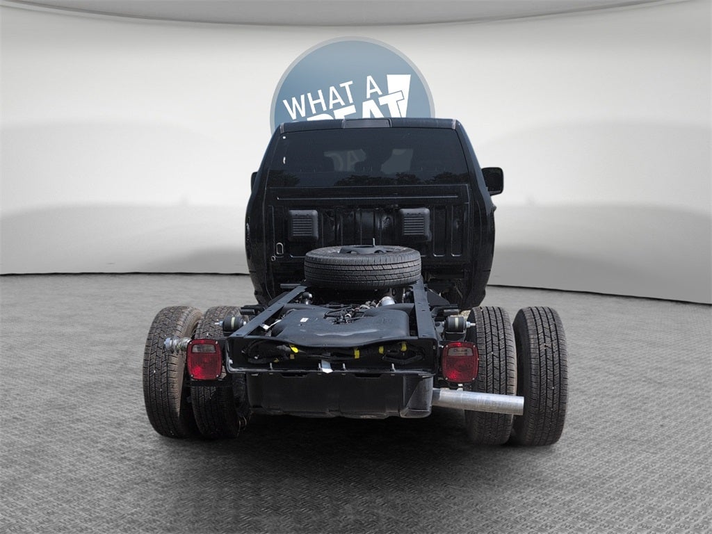 2025 RAM 3500 Tradesman DRW 4x4 / 6.4L Hemi V8 / 9' Service Body