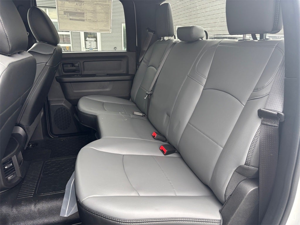 2026 RAM 3500 Tradesman DRW 4x4 / 6.7L Diesel / 9' Service Body