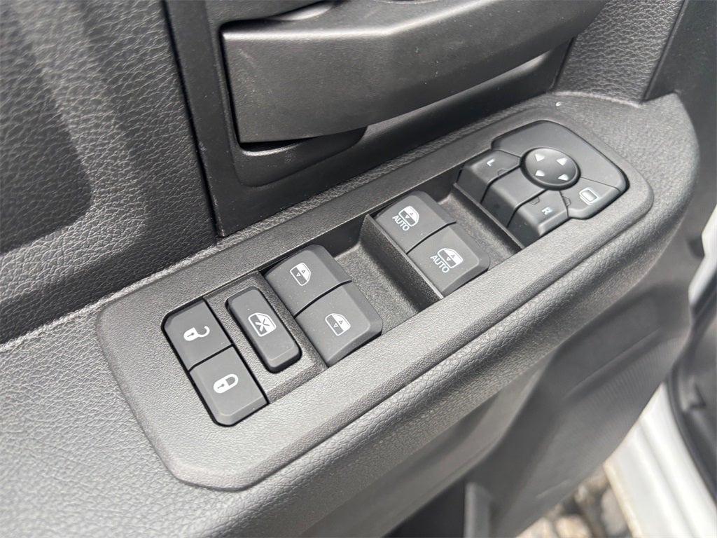 2026 RAM 3500 Tradesman DRW 4x4 / 6.7L Diesel / 9' Service Body