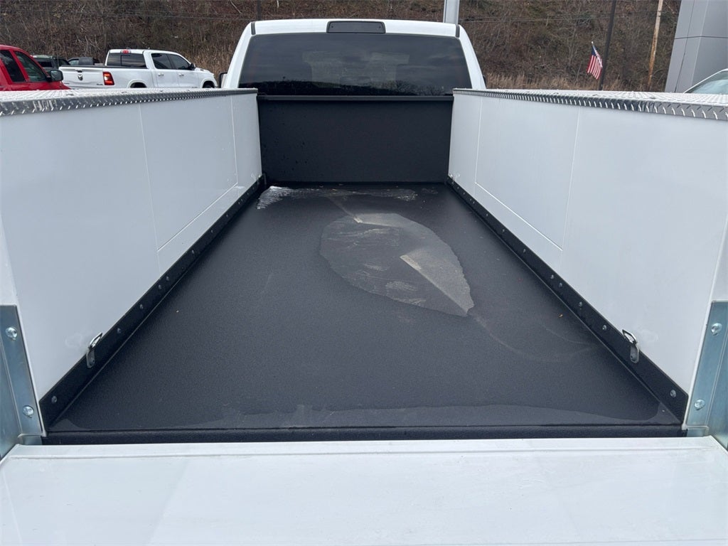 2026 RAM 3500 Tradesman DRW 4x4 / 6.7L Diesel / 9' Service Body