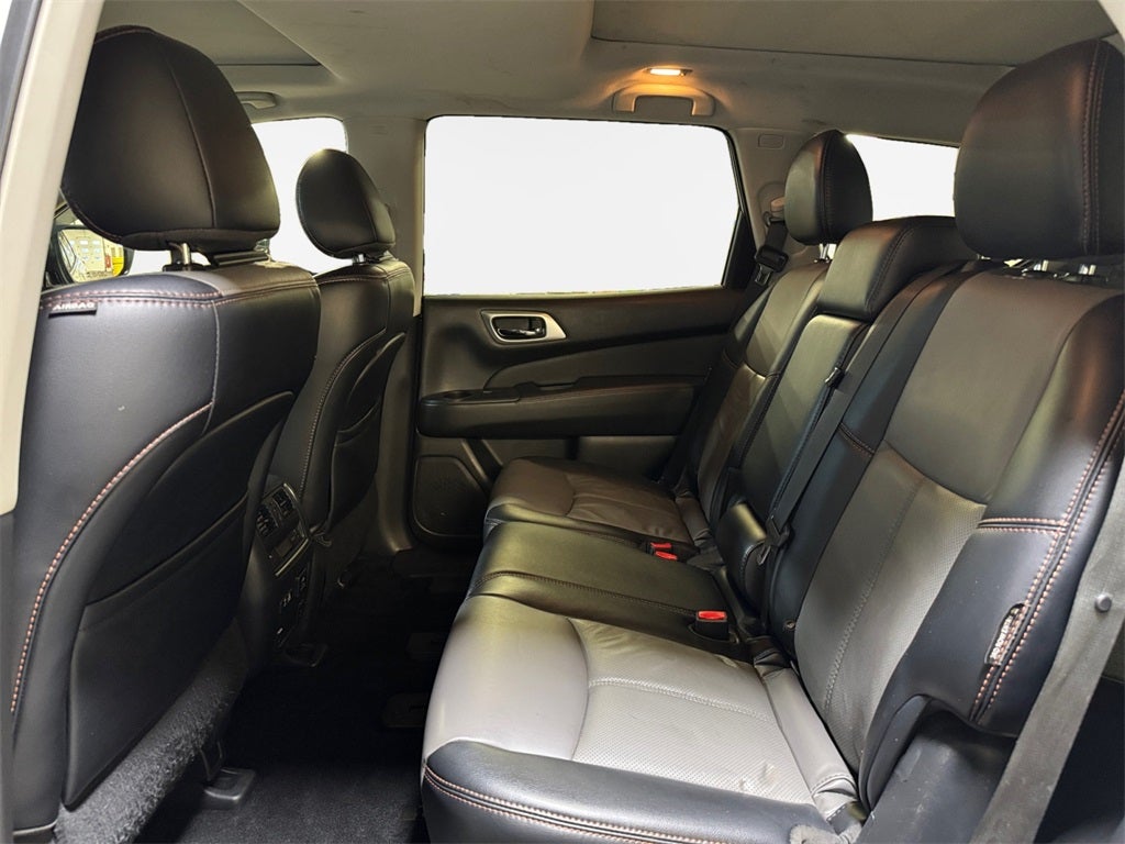 2019 Nissan Pathfinder SL