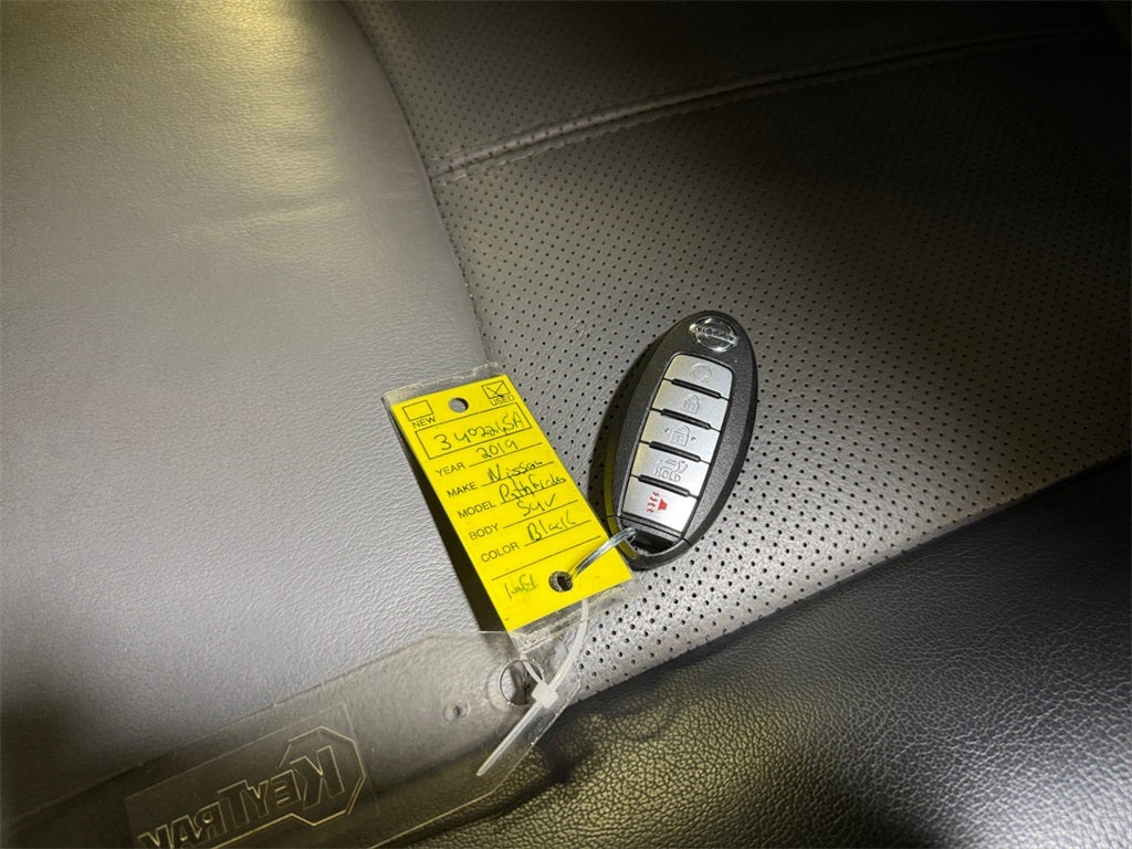 2019 Nissan Pathfinder SL