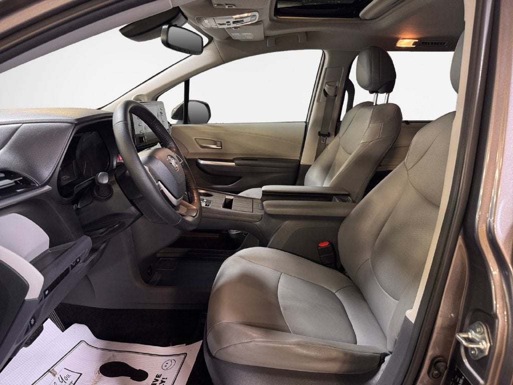 2021 Toyota Sienna XLE 7 Passenger