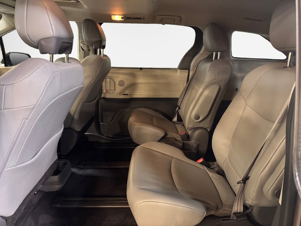 2021 Toyota Sienna XLE 7 Passenger