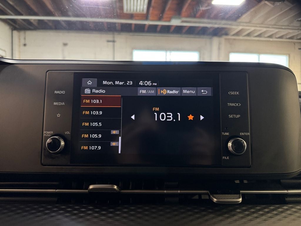 2024 Kia Carnival LX