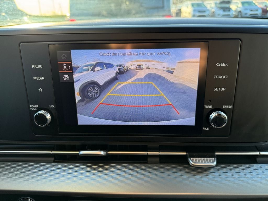 2024 Kia Carnival LX