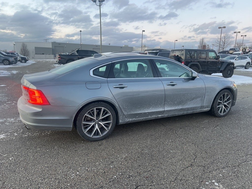 2018 Volvo S90 T5 Momentum