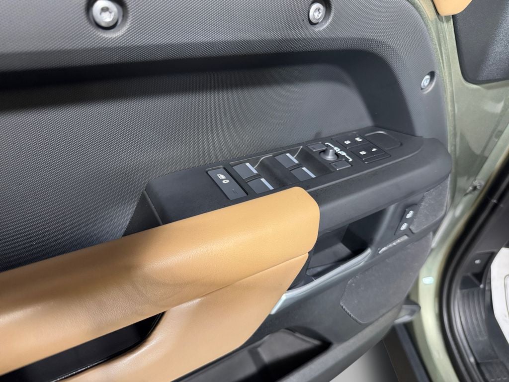 2025 Land Rover Defender 130 S
