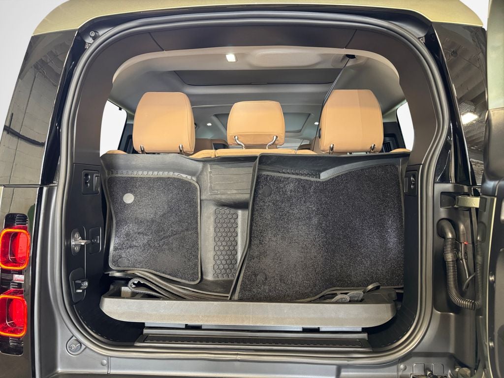 2025 Land Rover Defender 130 S