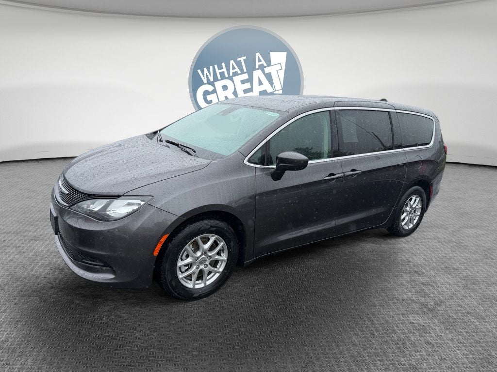 2023 Chrysler Voyager LX