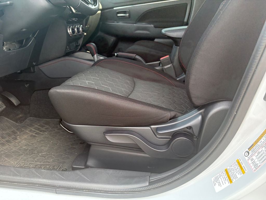 2025 Mitsubishi Outlander Sport 2.0 LE