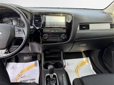 2016 Mitsubishi Outlander ES