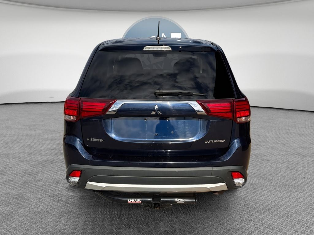 2016 Mitsubishi Outlander ES