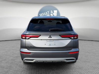 2022 Mitsubishi Outlander SE