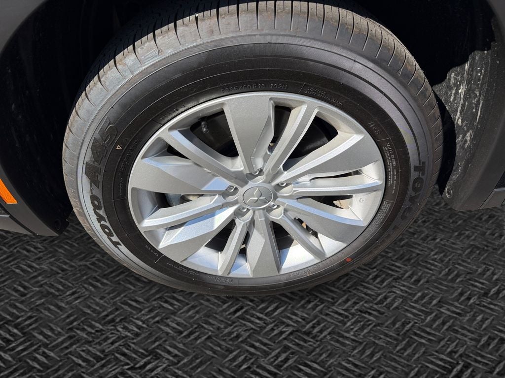 2026 Mitsubishi Outlander ES