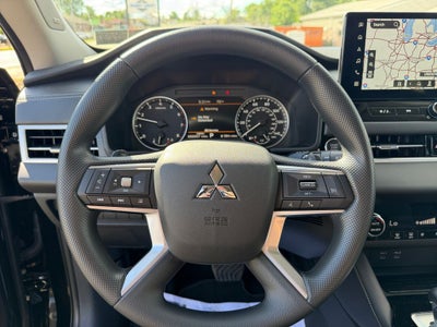 2026 Mitsubishi Outlander ES