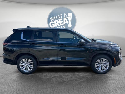 2026 Mitsubishi Outlander ES