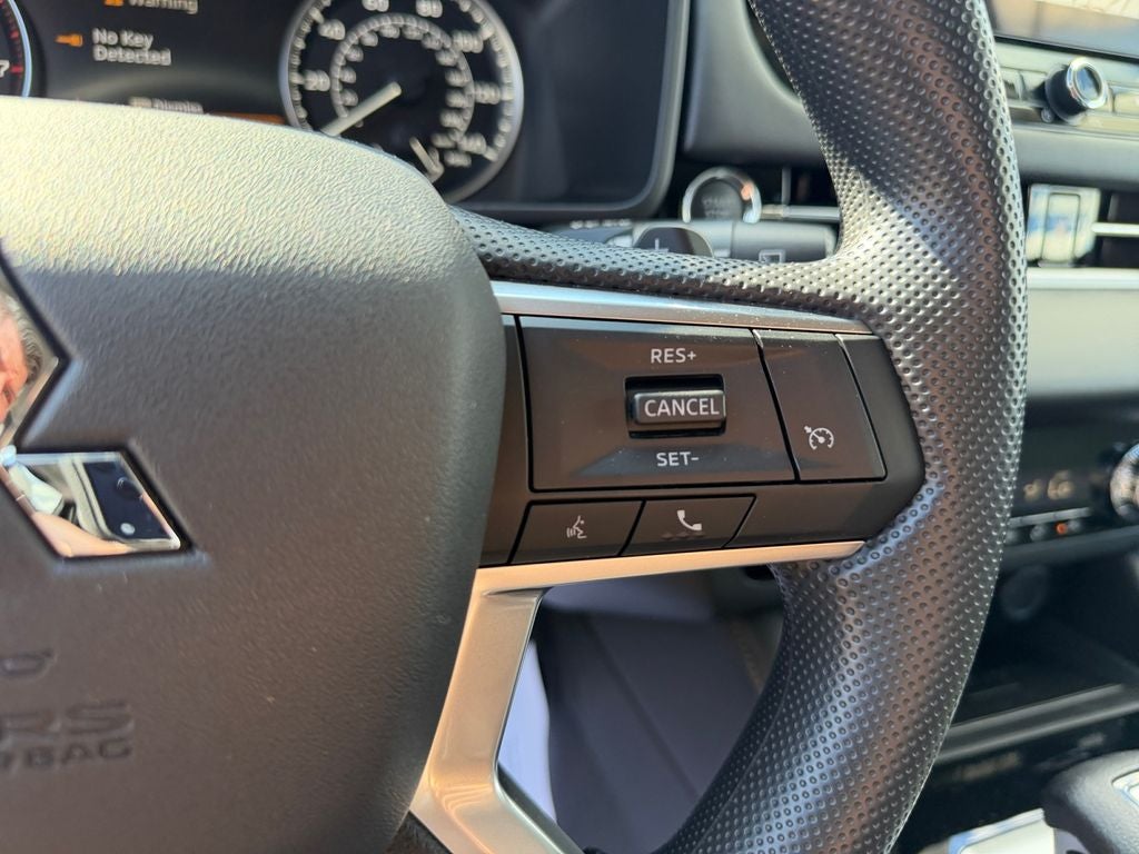2026 Mitsubishi Outlander ES