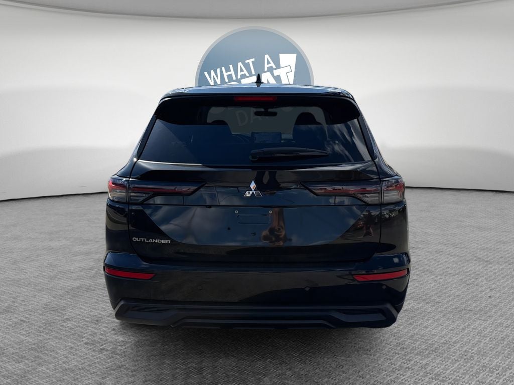 2026 Mitsubishi Outlander ES