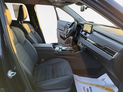 2026 Mitsubishi Outlander SE