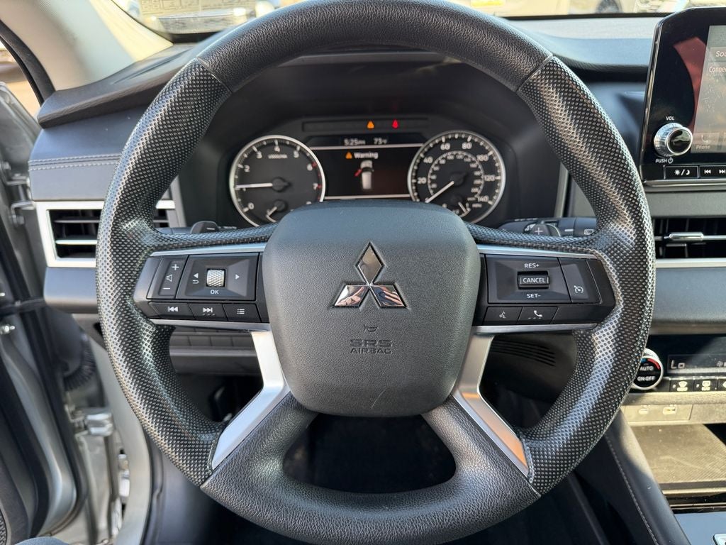 2022 Mitsubishi Outlander ES