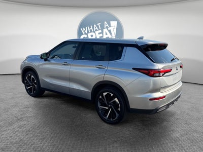 2022 Mitsubishi Outlander ES