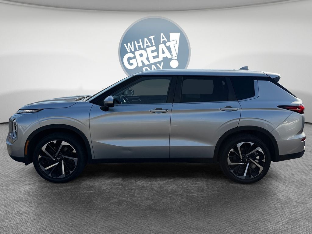 2022 Mitsubishi Outlander ES