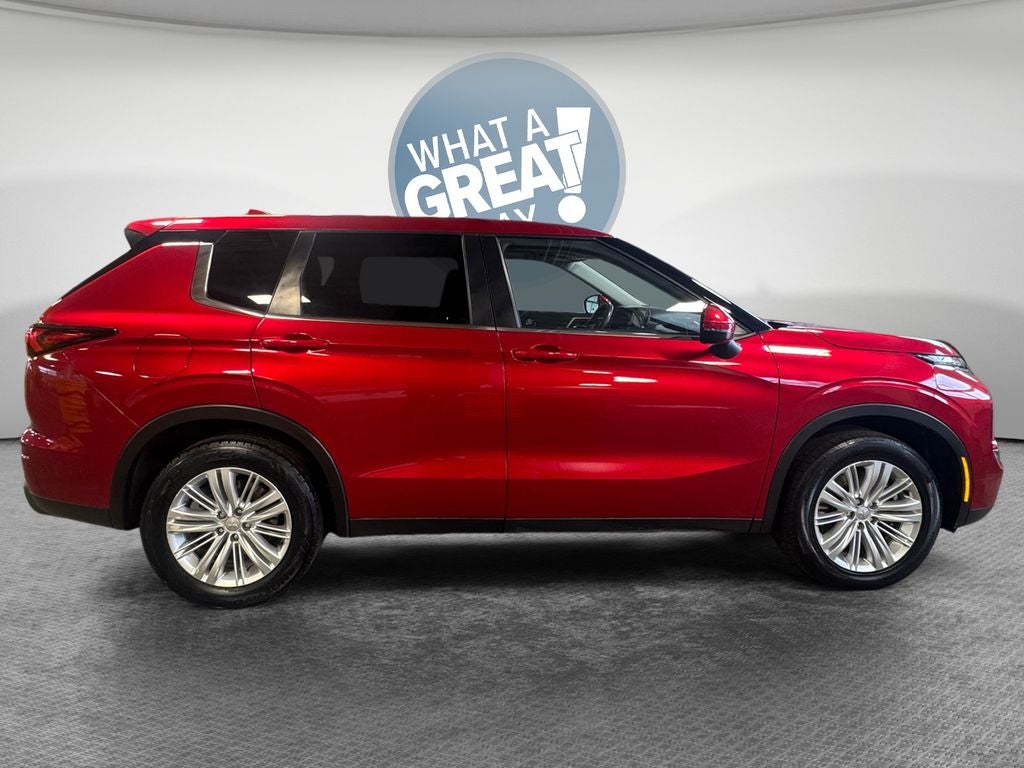 2022 Mitsubishi Outlander ES