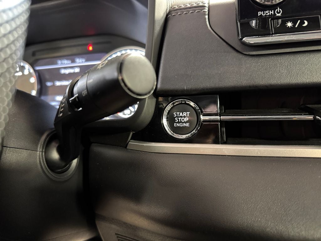 2022 Mitsubishi Outlander ES